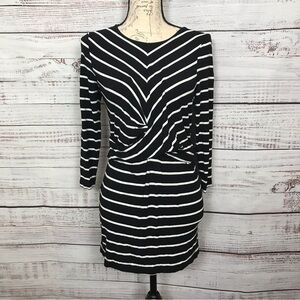 A Pea In The Pod‎ Striped Navy half sleeve Maternity Dress